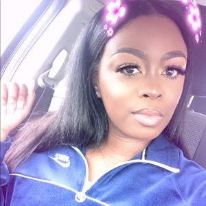 Meet your Posher, April